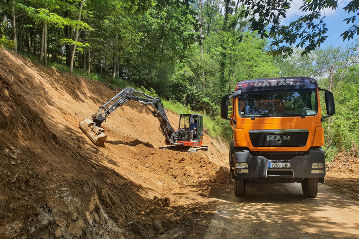 excavaciones y acondicionamiento de terreno por desprendimiento de aludes de tierra en gipuzkoa